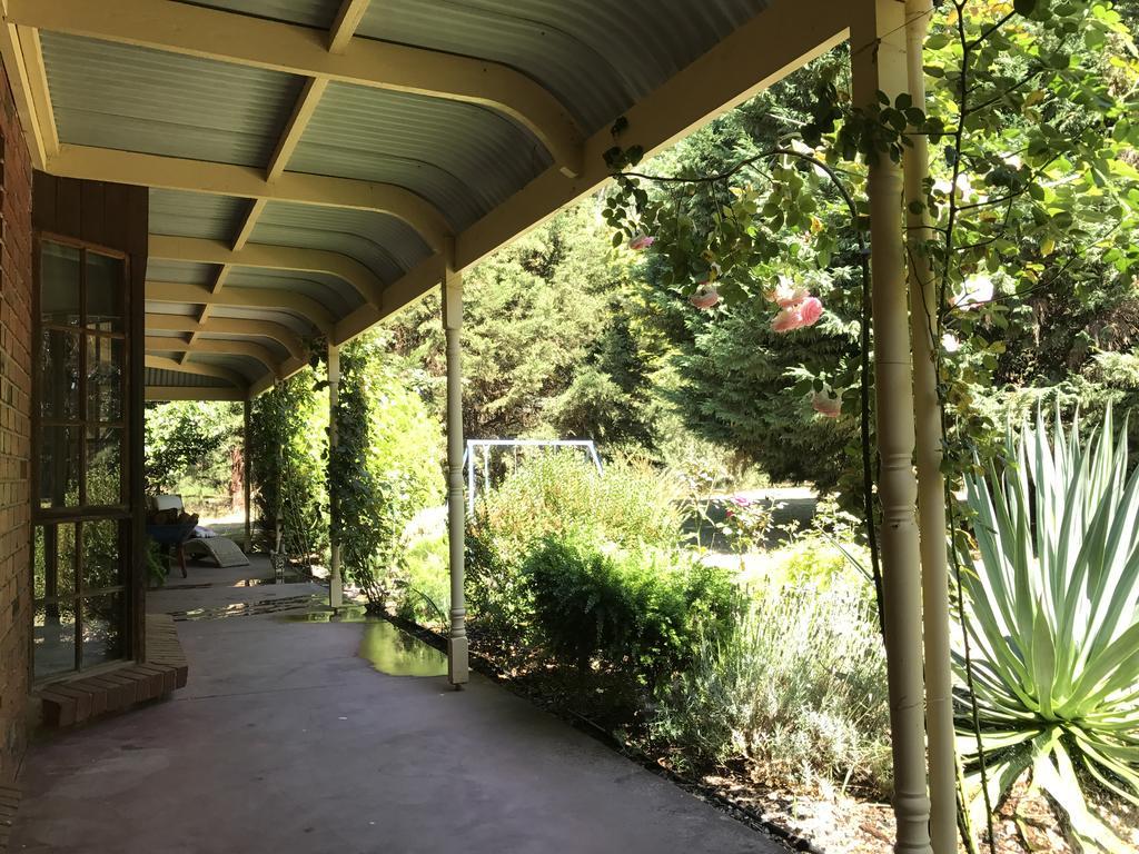 Helen'S Homestead Enfield Exterior photo